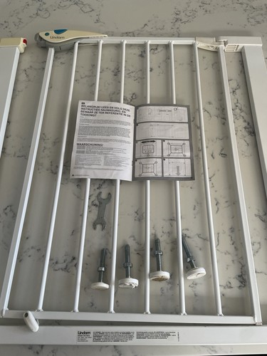 Lindam safety gate - lindam,
