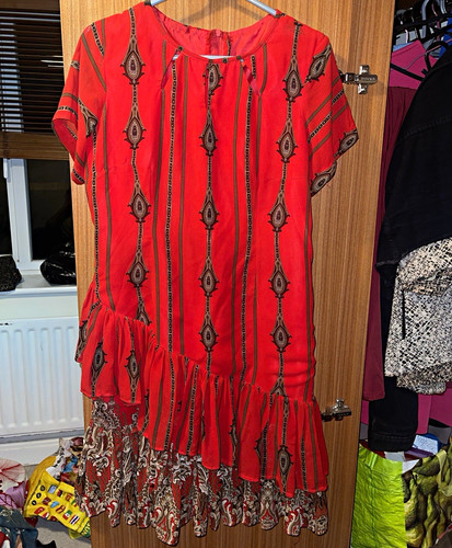 Red geometric drop waist knee - drop,