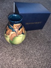 moorcroft pottery Vase Apples