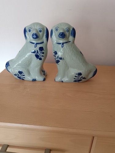 Pair staffordshire spaniels - pair,