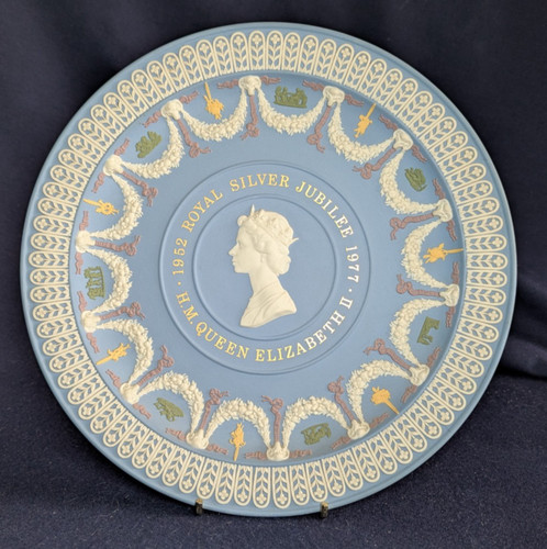 Wedgwood jasperware queen - wedgwood,