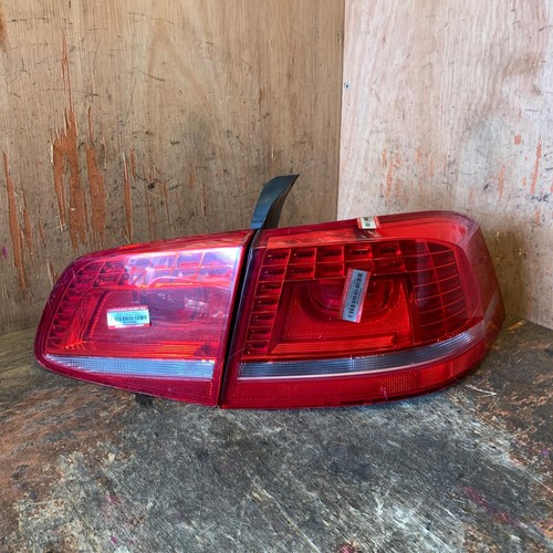 Volkswagen passat tail light - volkswagen,