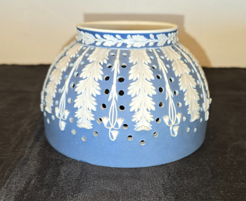 Wedgwood jasperware lamp shade - wedgwood,