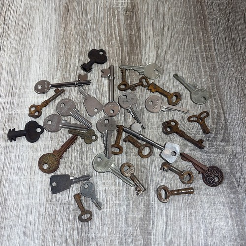 Joblot vintage keys - joblot,