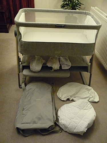 Mamas papas lua bedside crib - mamas,