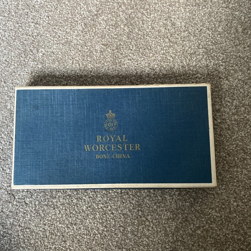 Royal worcester fine bone - worcester,