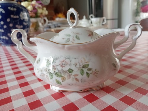 Royal albert haworth lidded - albert,