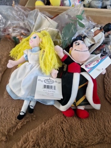 Disney store alice in - 9",