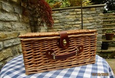 LUXURY  PICNIC HAMPER FOR 4 IN WICKER  BASKET. NEW & UNUSED.
