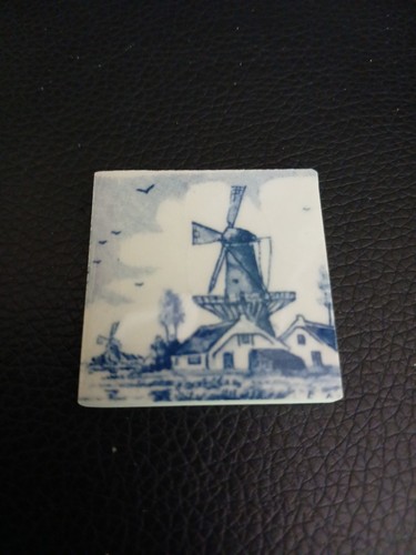 Minature delft hand - minature, painted