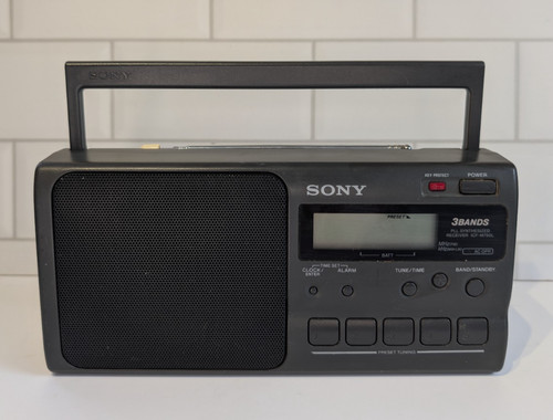 Vintage sony radio portable - sony,