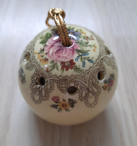 Vintage olde ceramic - ye,