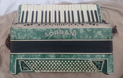 Soprani accordion 120 - accordion, bass