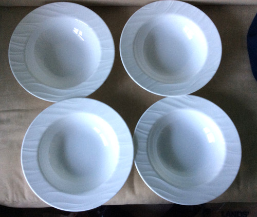 Corelle swept white 10 - 4,