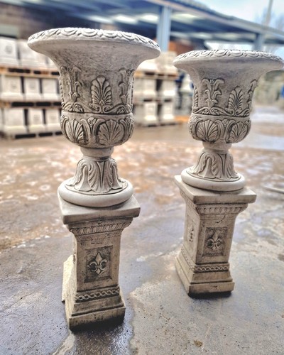 Two large fleur lis - large, vase
