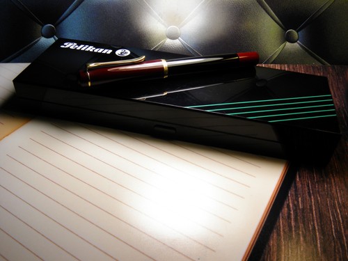 Vintage old style pelikan - style, "pelikan
