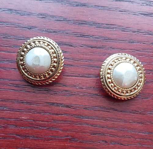 Chanel vintage gold colour - gold,