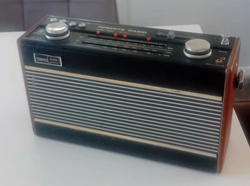 Roberts r800 vintage radio - roberts,