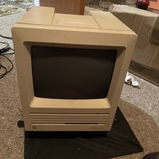 Old Apple Macintosh SE