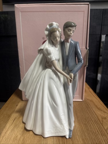 Wedding couple figurine - wedding,