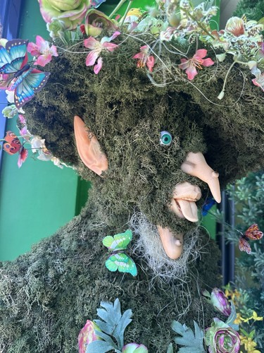 Woodland witch life - size, 77
