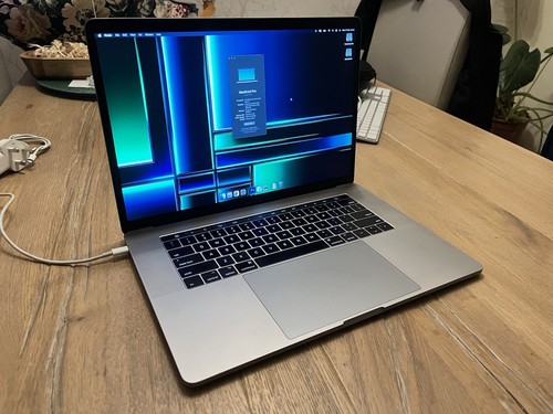 Macbook pro inch 2017 - inch,