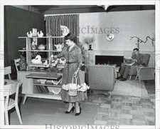 1953 Press Photo Room divider