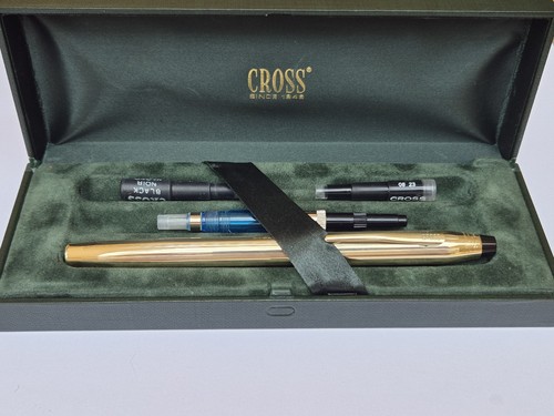 Vintage cross 10kt gold - 10kt,