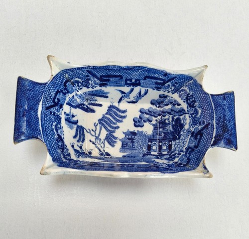 Antique blue willow - blue, pattern