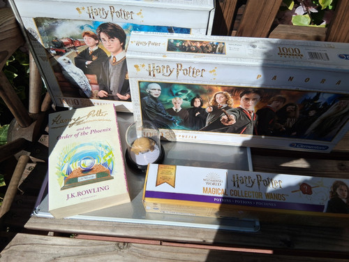 Harry potter merchandise - harry,