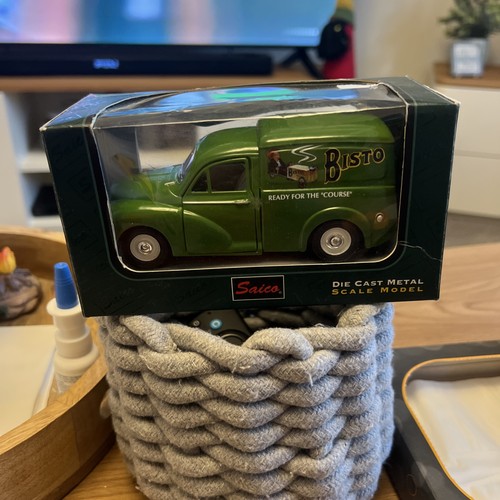 Saico morris minor van - 1:26,