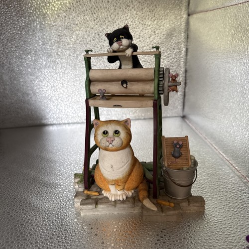 Comic curious cats laundry - &,