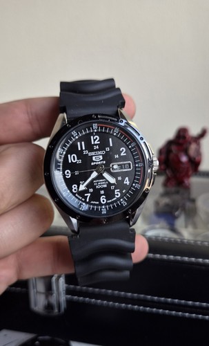 Seiko sports black dial - black,