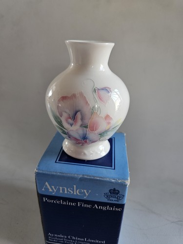 Aynsley little sweetheart vase - aynsley,