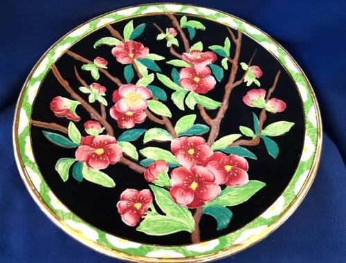 Black flower charger plate