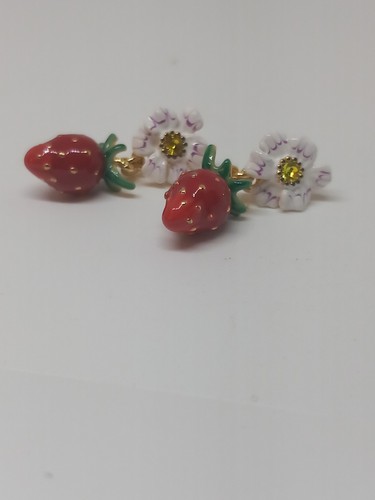 Les nereides strawberry stud - les,