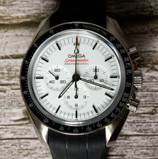 UNWORN 2025 OMEGA Speedmaster