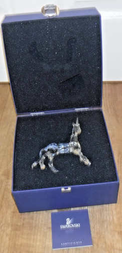 Swarovski crystal blue eyes - ~,
