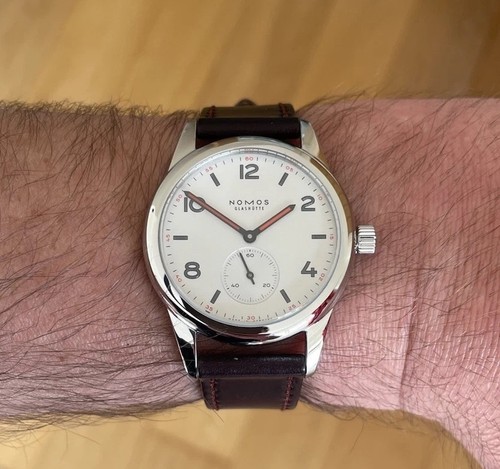 Nomos glashutte club 701 - nomos,