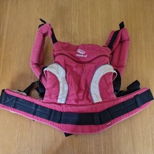 Manduca "My Baby Carrier" in Red (worn)