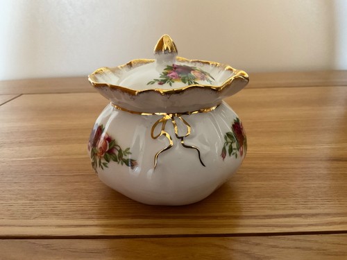 Vintage royal albert - vintage, 'old