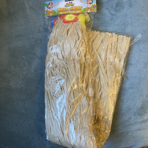 Hawaiian hula grass skirt with - hula,