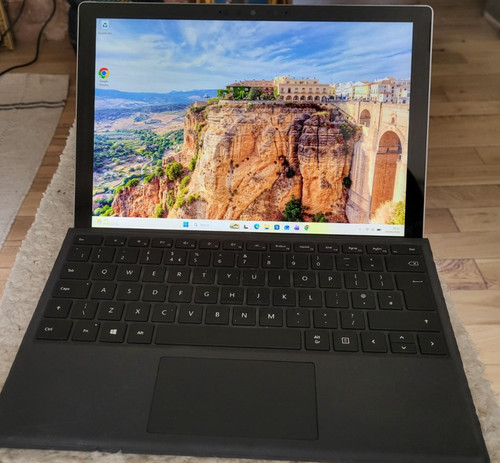 Surface pro i7 - 7.,