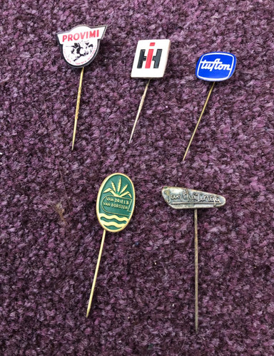 Tractor badges pins x 5 - tractor,