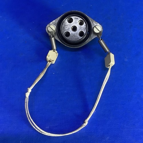 5 4 pin black - /,