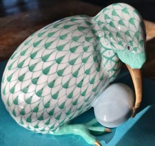 24K Gold Rust HEREND Green Fishnet Kiwi Bird W/ Egg Porcelain Figurine, BEAUTY!!