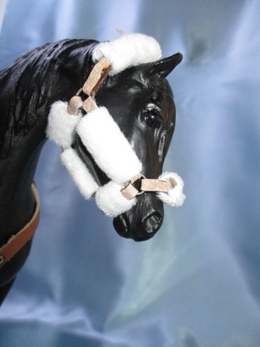 Breyer horses shipping - shipping, halter
