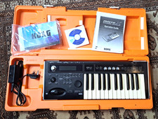 Korg microX Synthesizer / Controller Keyboard with Hard Case