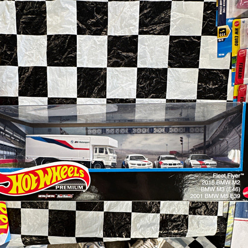 Hot wheels premium fleet flyer - hot,