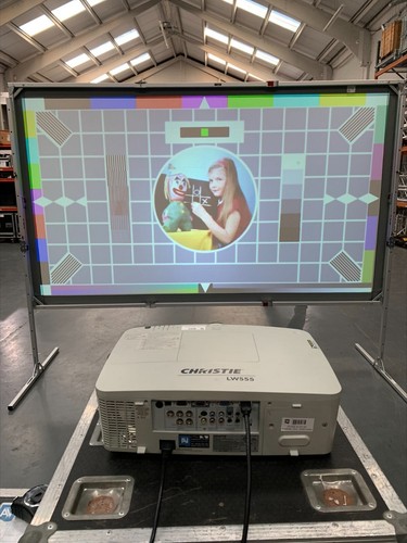 Christie 3lcd projector - 3lcd, hd
